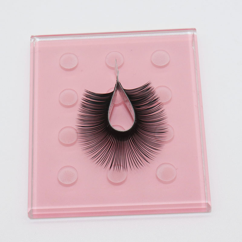 BY 0.12  Classic Lash